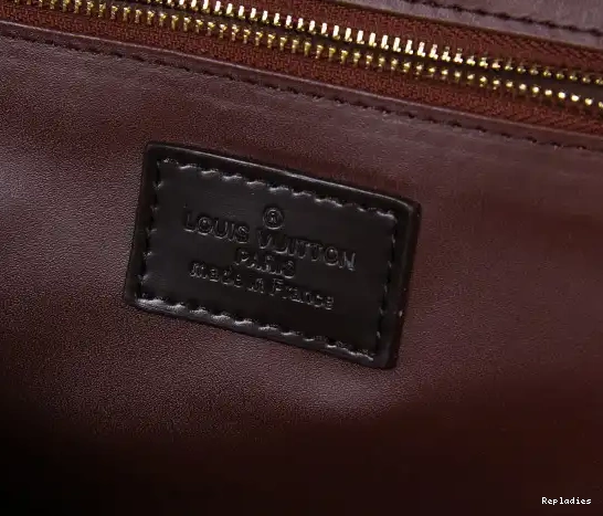 Rep ladies VUITTON LOUIS BAG TOILETRY 0605